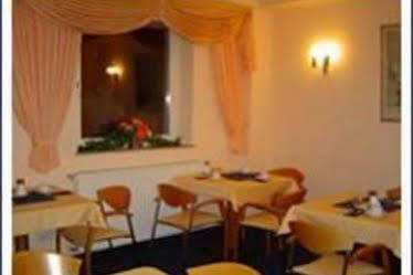 Hotel Am Friedensplatz Estugarda Exterior foto
